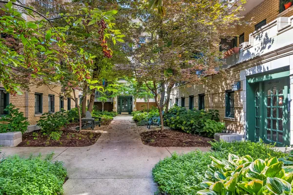 $279,000 | 4320 North Clarendon Avenue, Unit 2011, Chicago, IL 60613