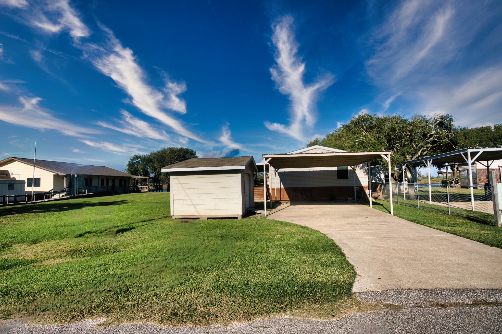 5582 County Road 469 Brazoria, TX 77422 - Photo 23 of 32 Driveway View