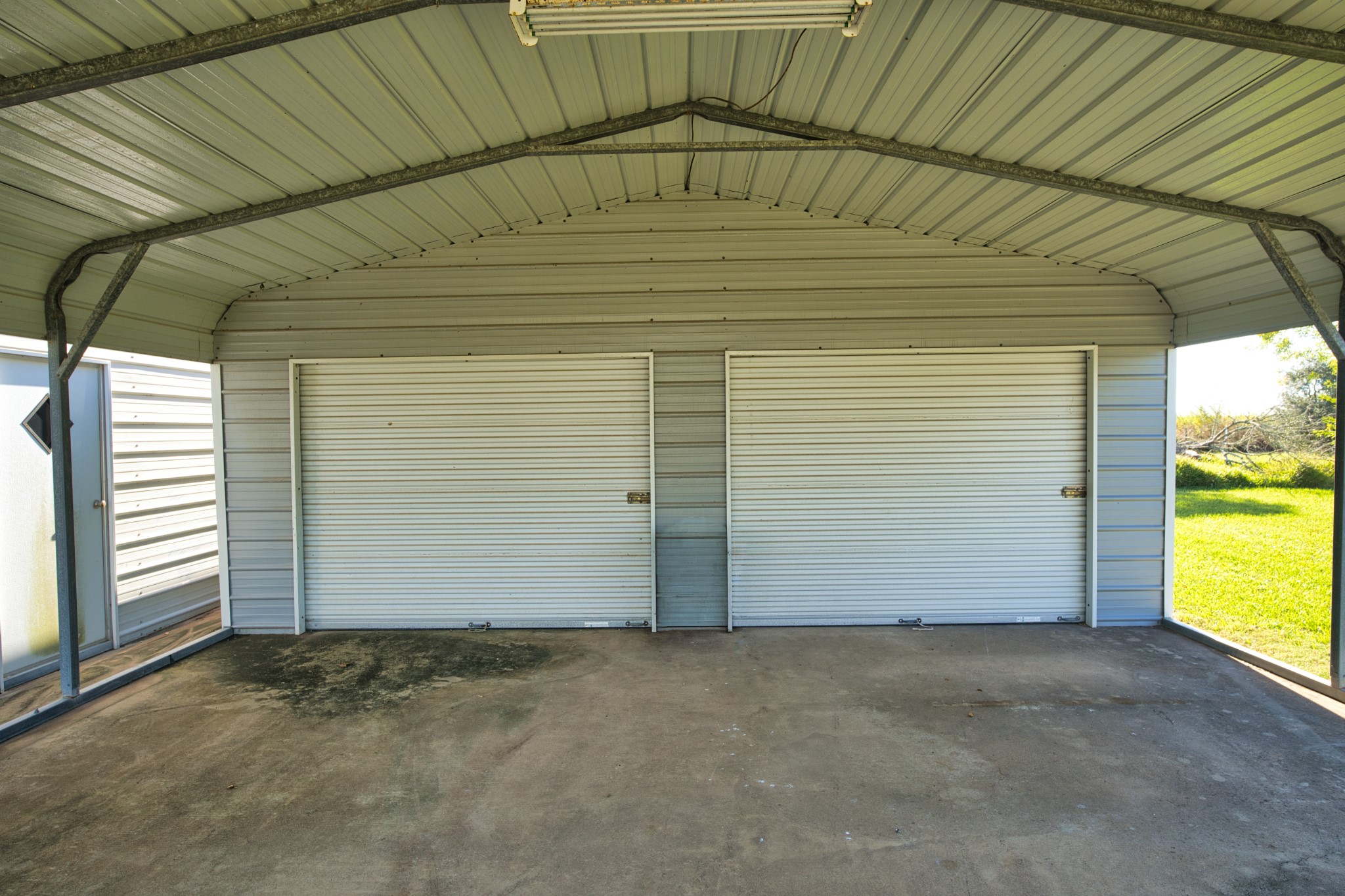 5582 County Road 469 Brazoria, TX 77422 - Photo 27 of 32 a view of a garage
