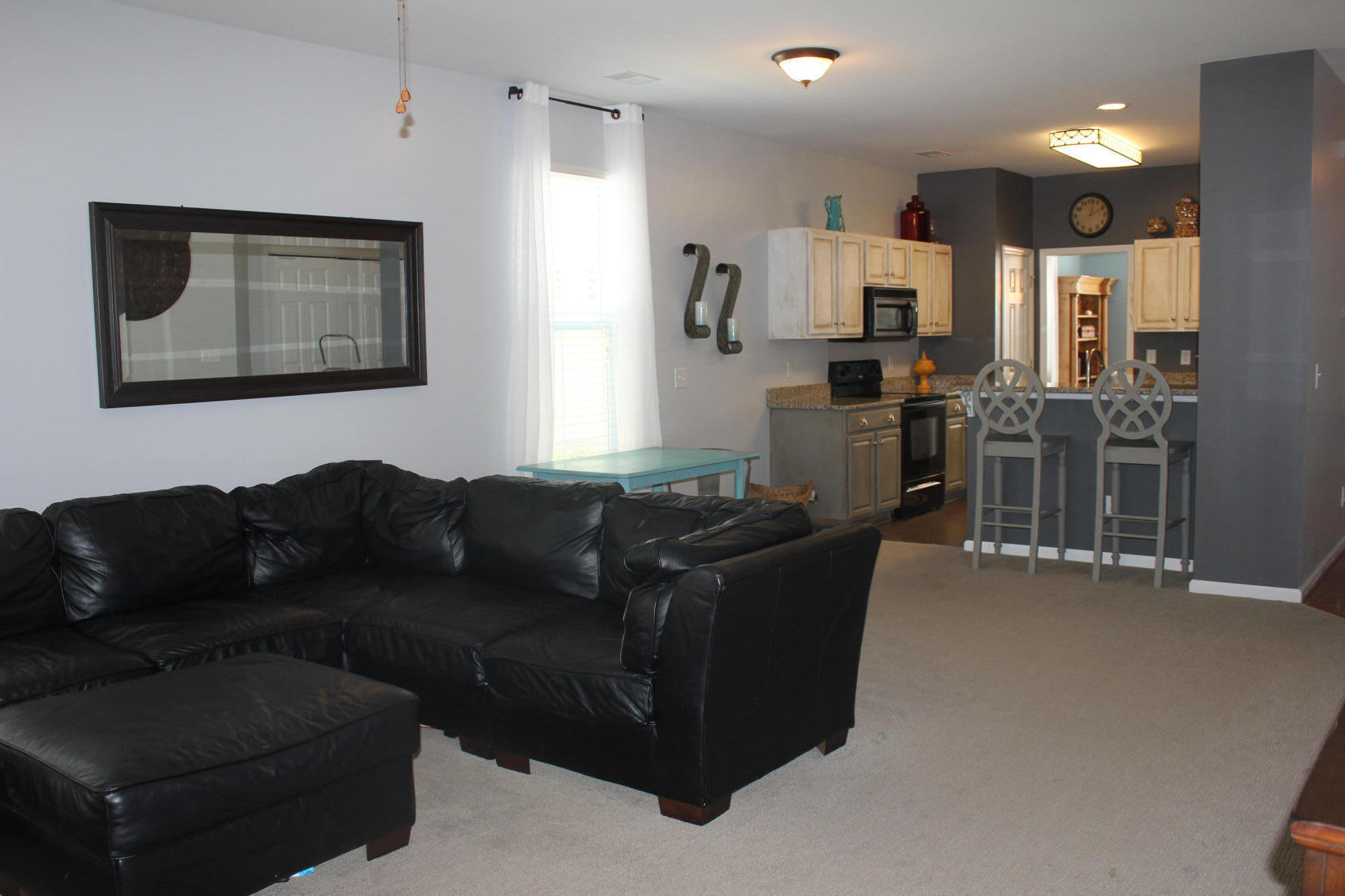 3260 Beaconsfield Road Mount Pleasant, SC 29466 - Photo 8 of 32 Living Room