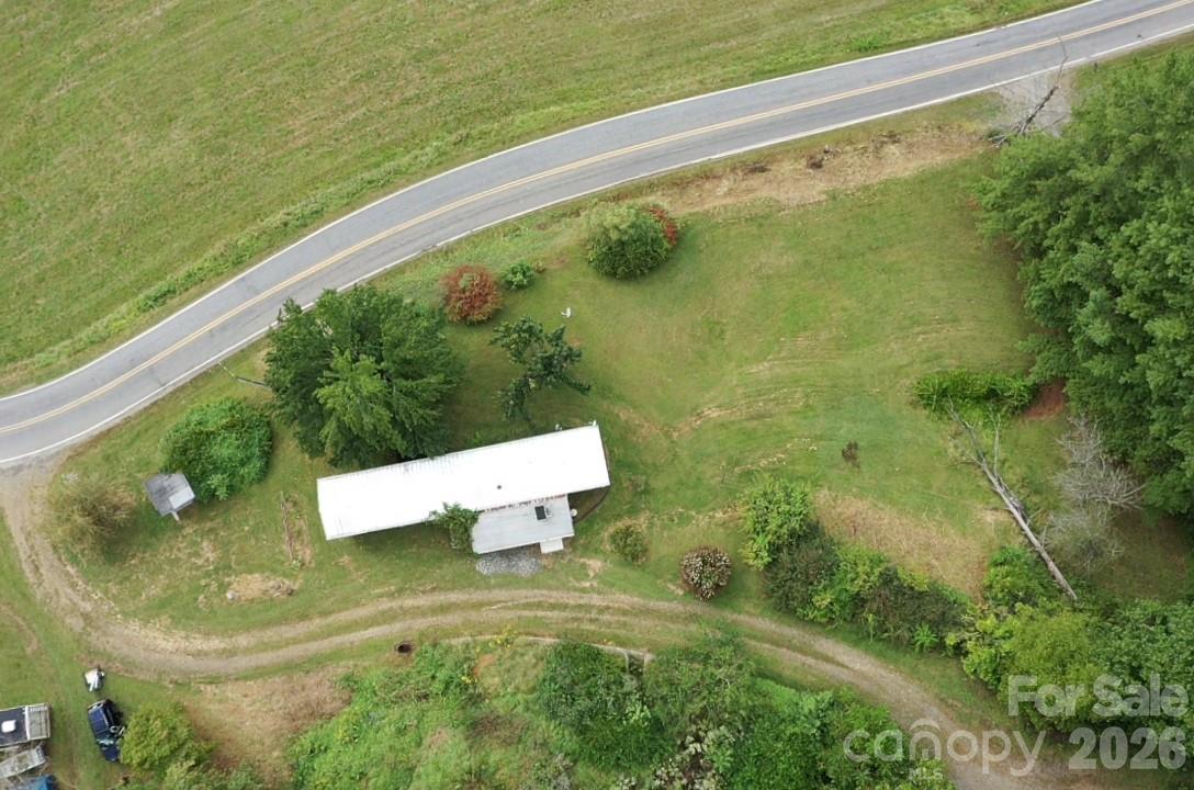 418 Green Valley Road Leicester, NC 28748 - Photo 3 of 31 Gallery Image 3
