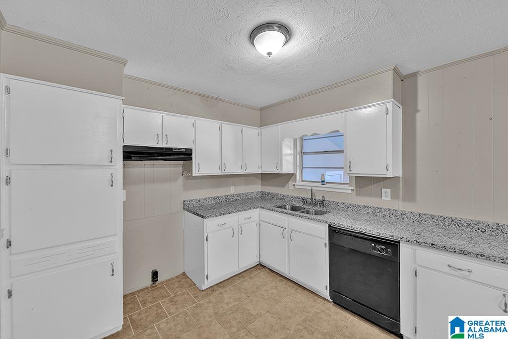 5965 Thornton Lake Road Dora, AL 35062 - Photo 2 of 29