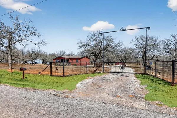$350,000 | 1298 County Road 425, Stockdale, TX 78160