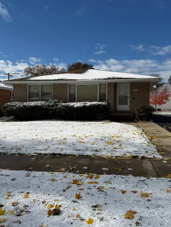 a front view of house with yard