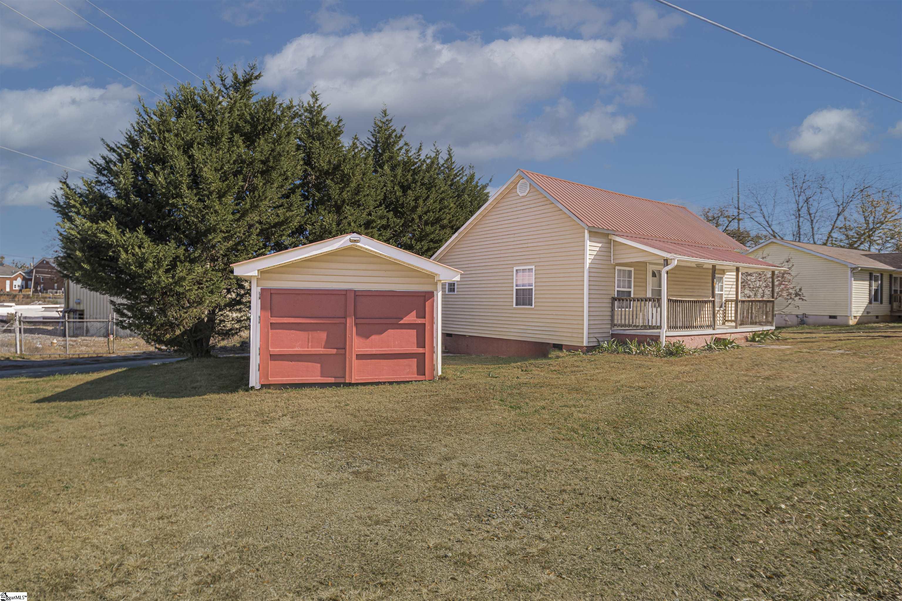 203 West Beattie Street Liberty, SC 29657 - Photo 3 of 35