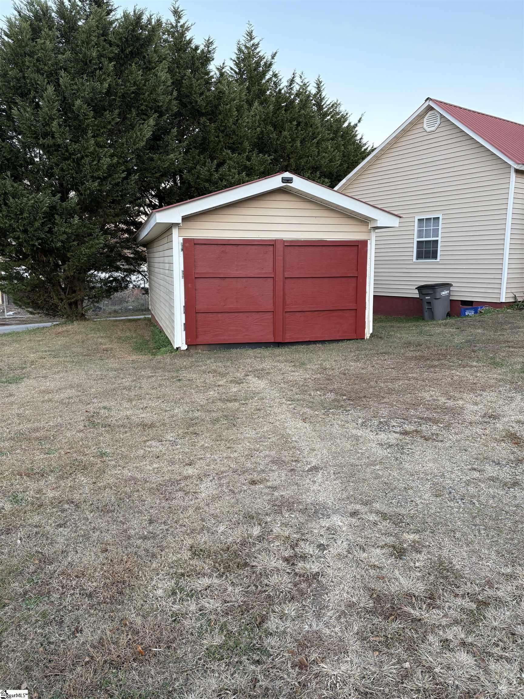 203 West Beattie Street Liberty, SC 29657 - Photo 5 of 35