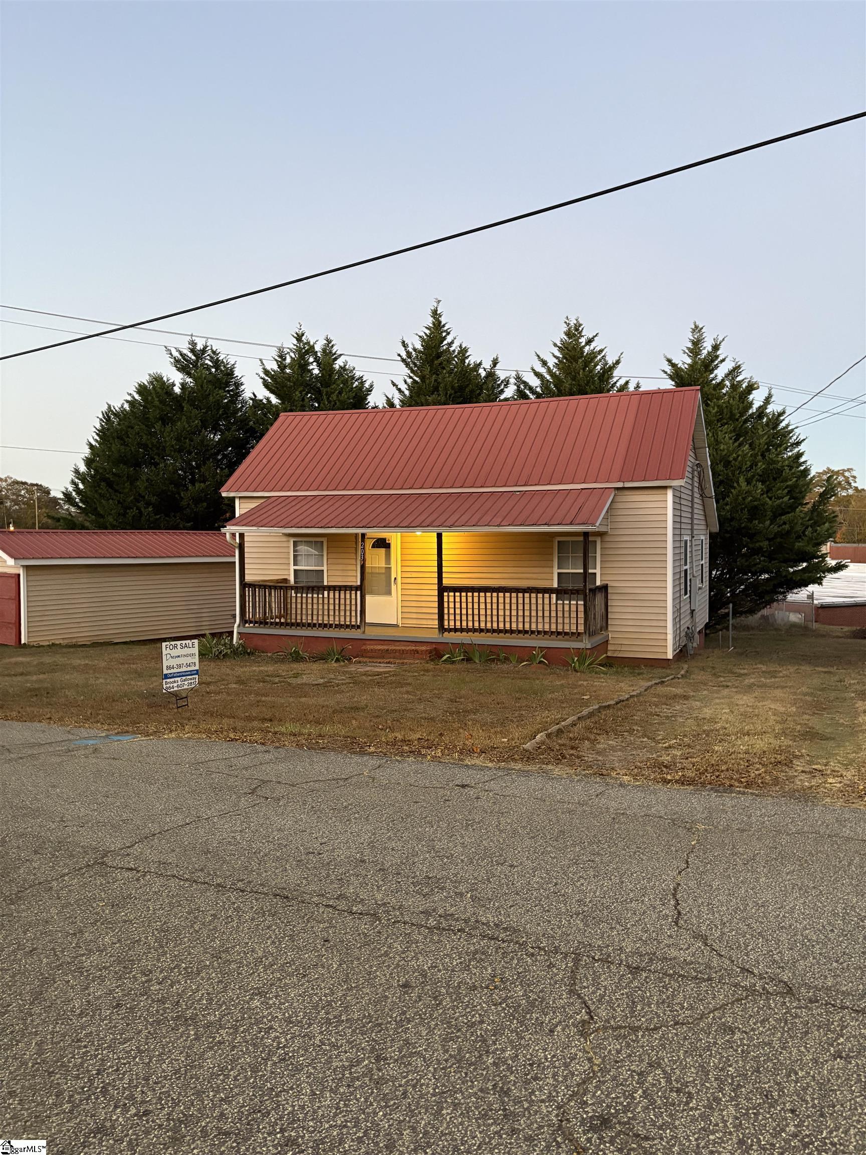 203 West Beattie Street Liberty, SC 29657 - Photo 8 of 35