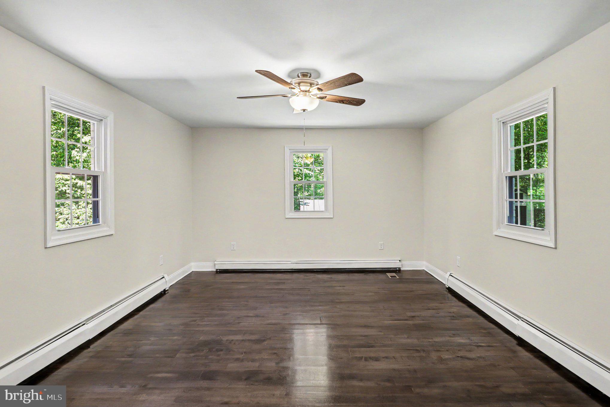9825 Valley Po Road Spotsylvania, VA 22551 - Photo 22 of 46 family room