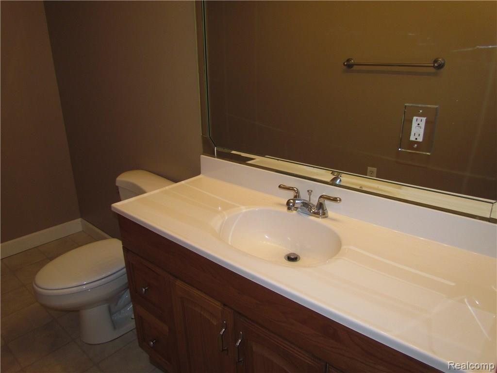 4212 Springfield Street Burton, MI 48509 - Photo 16 of 40 IMG_1741.JPG