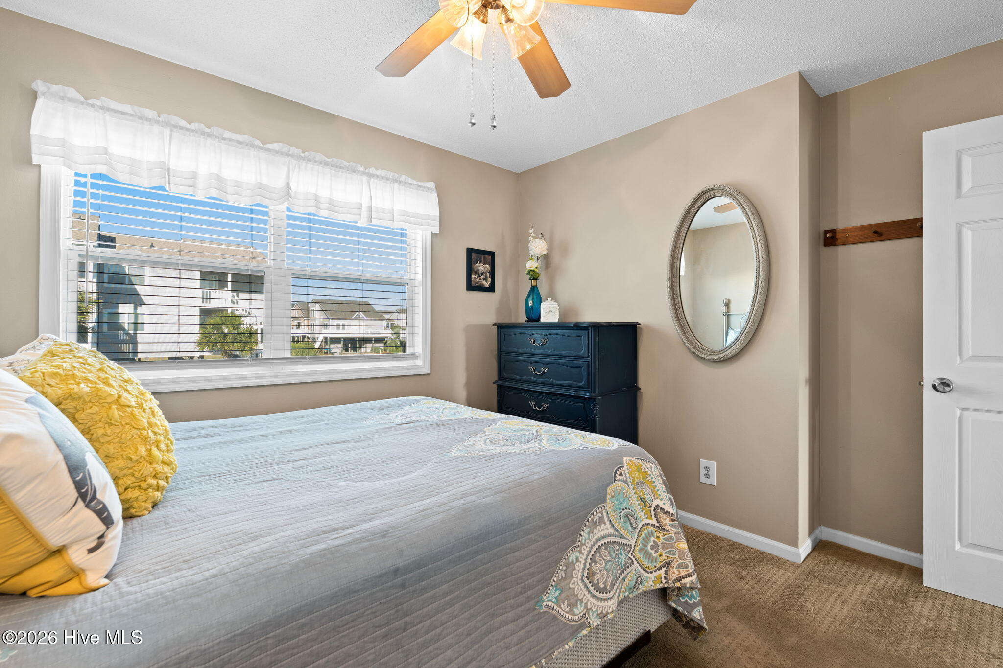 4 Seabrook Road, Unit 2 Ocean Isle Beach, NC 28469 - Photo 15 of 33 Primary bedroom