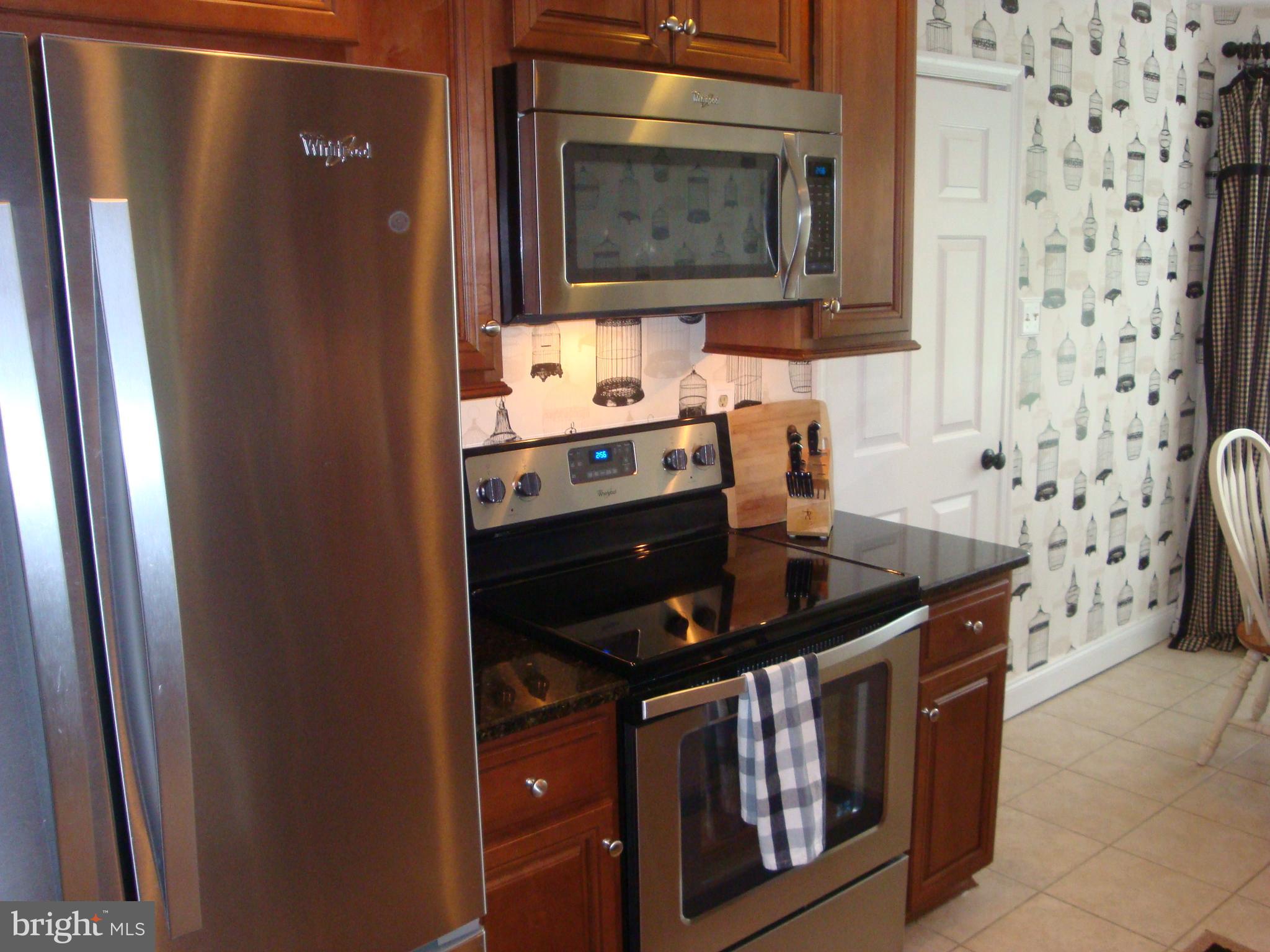 181 North Timber Road Holland, PA 18966 - Photo 13 of 37 Newer Stainless Steel Appliances