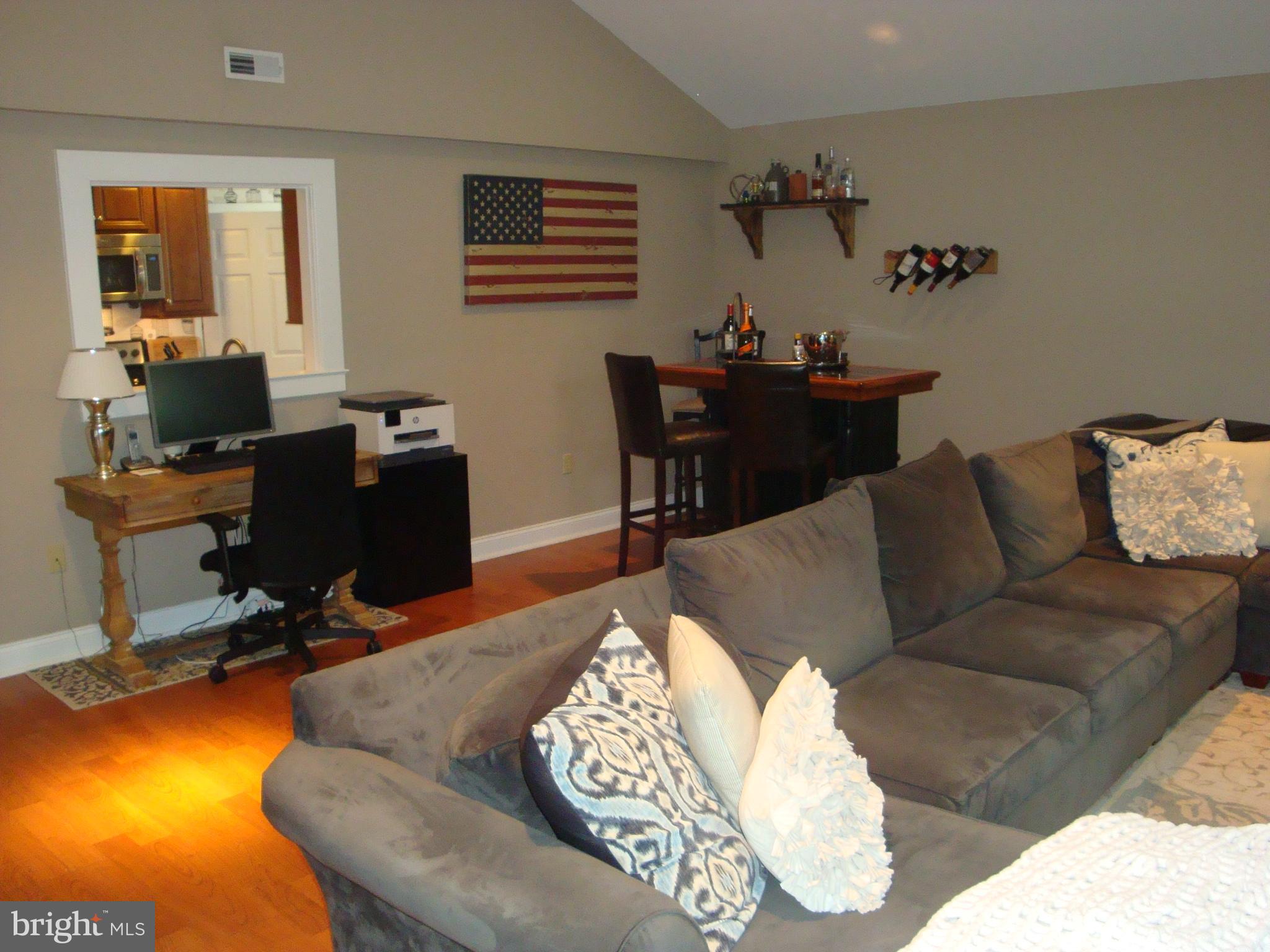 181 North Timber Road Holland, PA 18966 - Photo 10 of 37 Bright Great Room