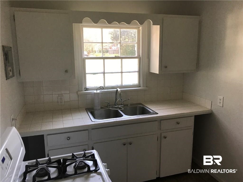 2808 Emogene Street Mobile, AL 36606 - Photo 8 of 19