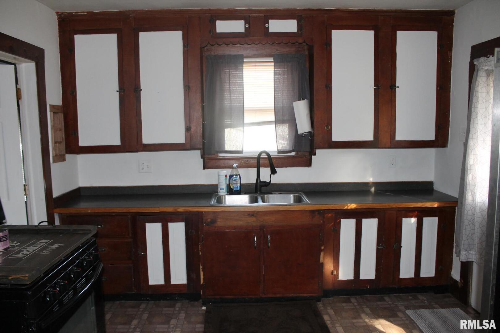 422 Ross Street Kewanee, IL 61443 - Photo 11 of 22