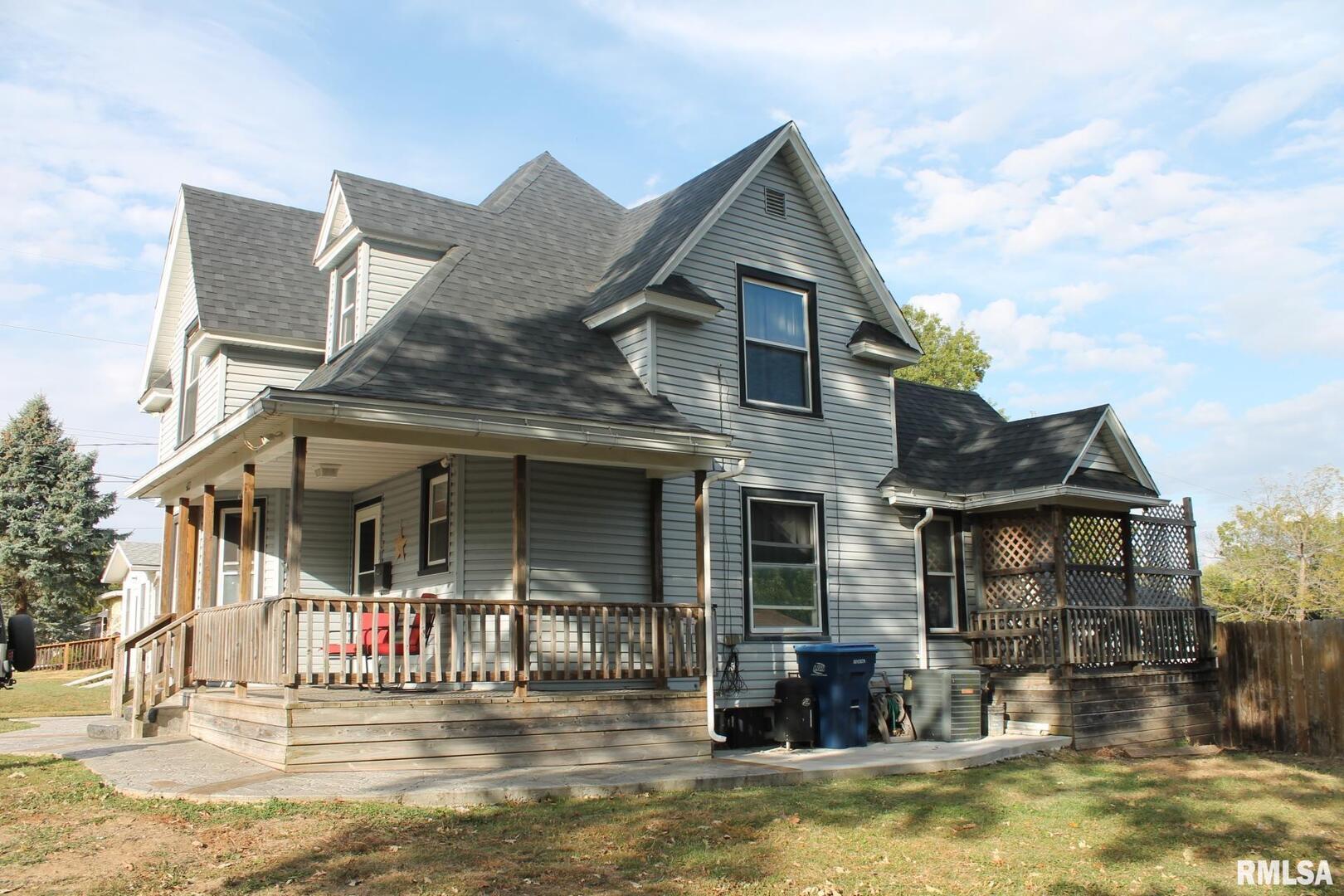 422 Ross Street Kewanee, IL 61443 - Photo 4 of 22