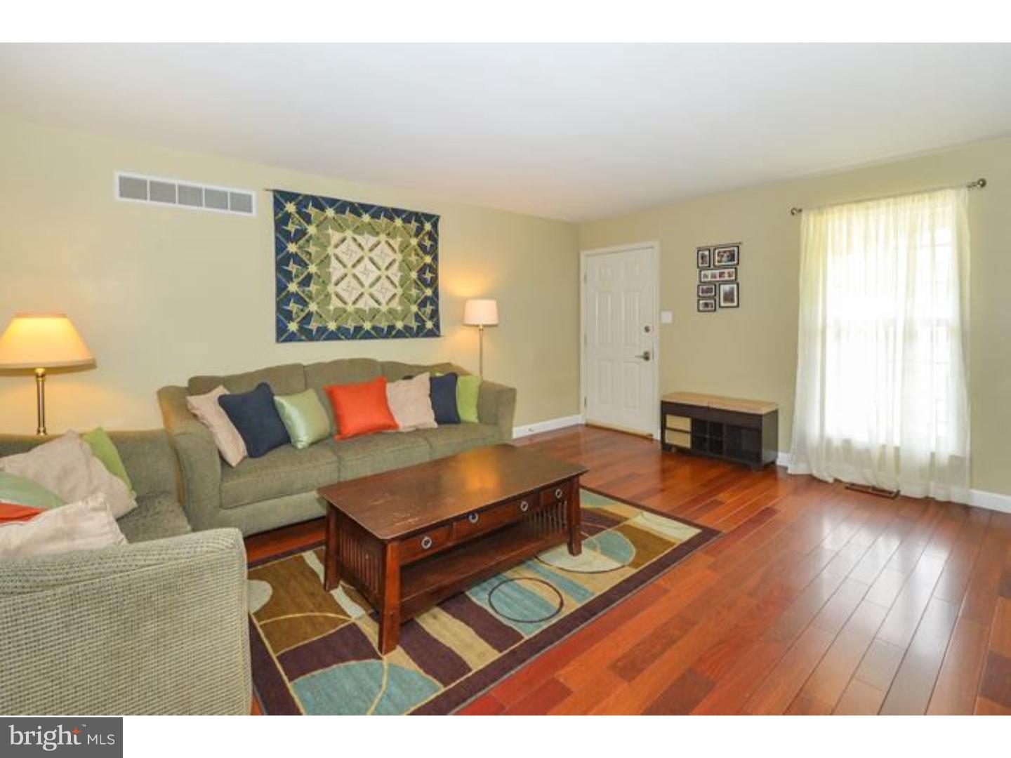 2850 Cowpath Road Hatfield, PA 19440 - Photo 5 of 25 Living Room