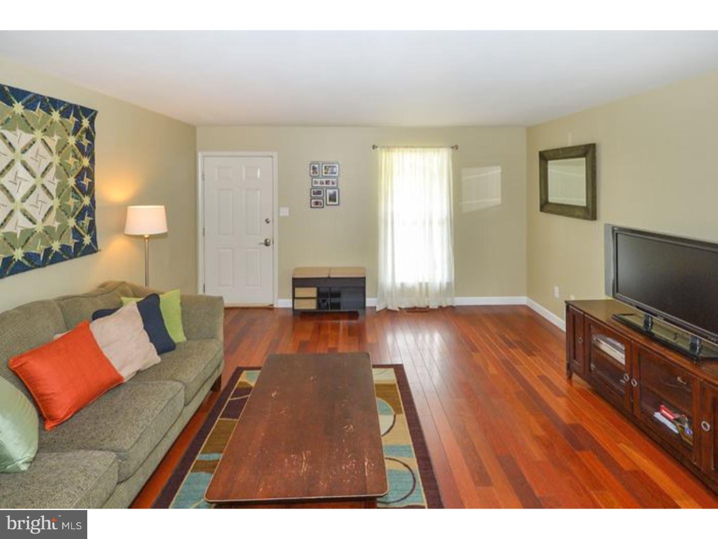 2850 Cowpath Road Hatfield, PA 19440 - Photo 6 of 25 Living Room