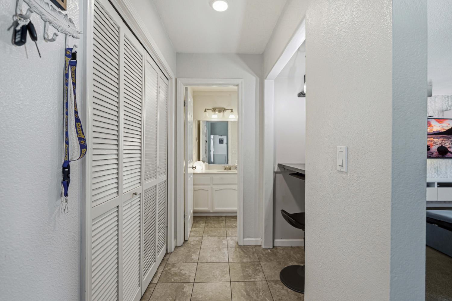 1721 Woodcrest Way Modesto, CA 95355 - Photo 13 of 38