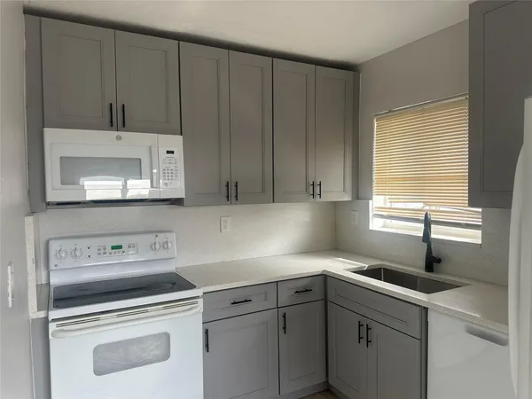 $2,500 | 6109 Southwest 30th Street, Unit 4, Miramar, FL 33023