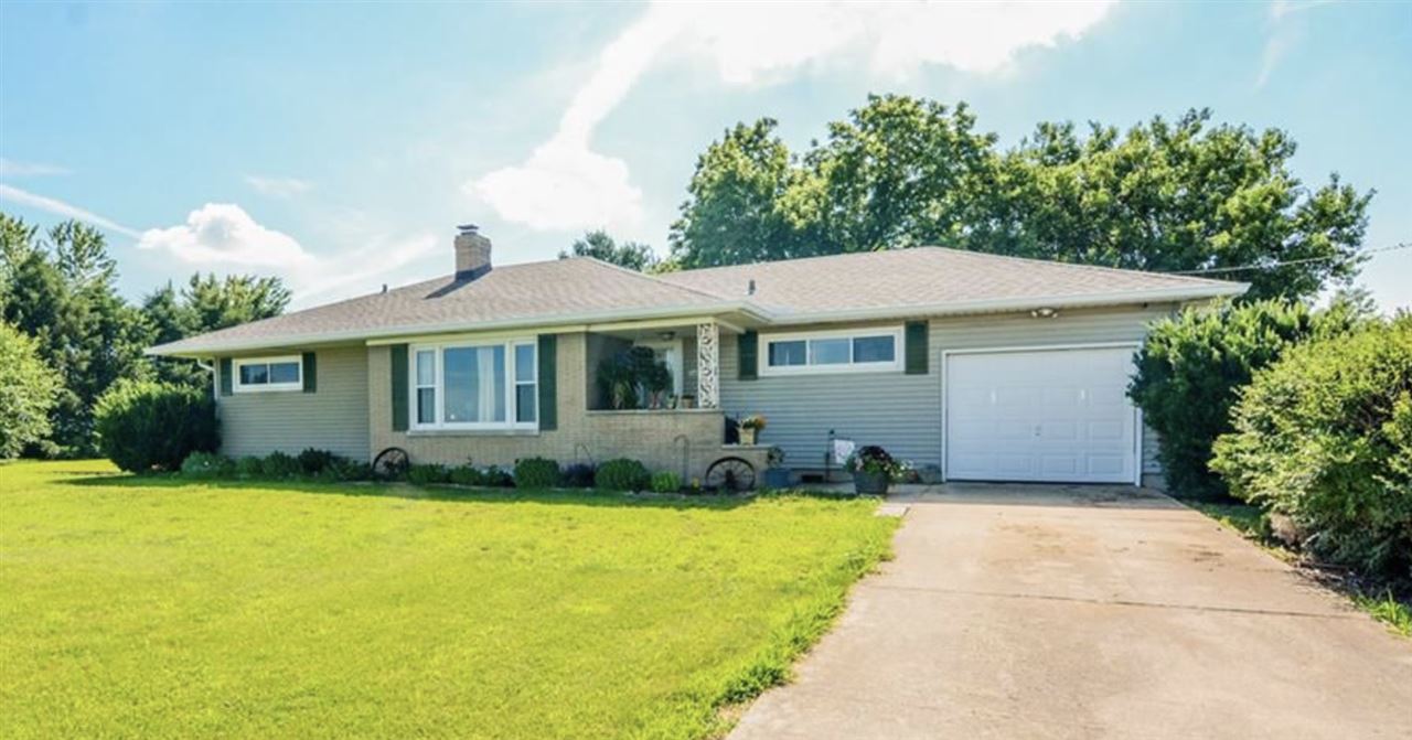 9809 North Kenney Road Warrensburg, IL 62573 - Photo 1 of 1