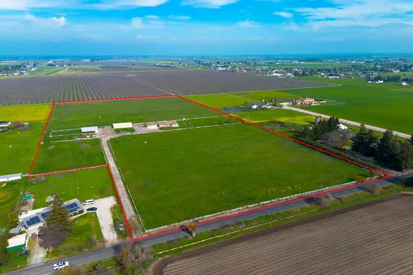 $1,250,000 | 11551 East Tokay Colony Road, Lodi, CA 95240