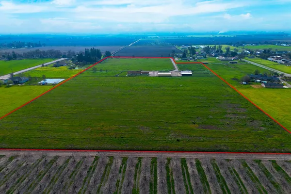 $1,250,000 | 11551 East Tokay Colony Road, Lodi, CA 95240
