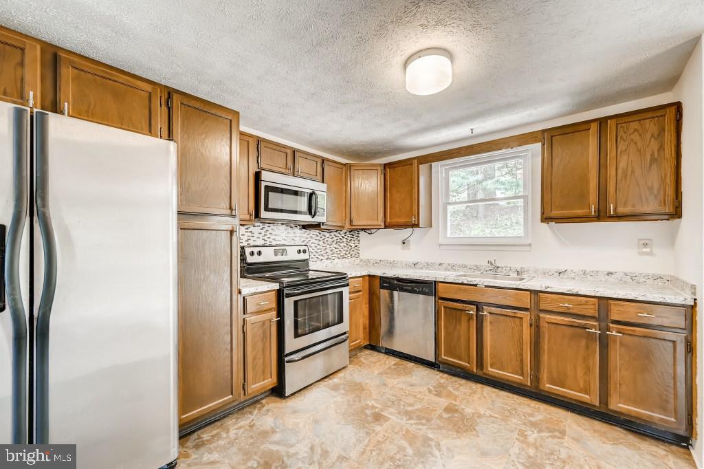 4717 Hawksbury Road Baltimore, MD 21208 - Photo 9 of 28