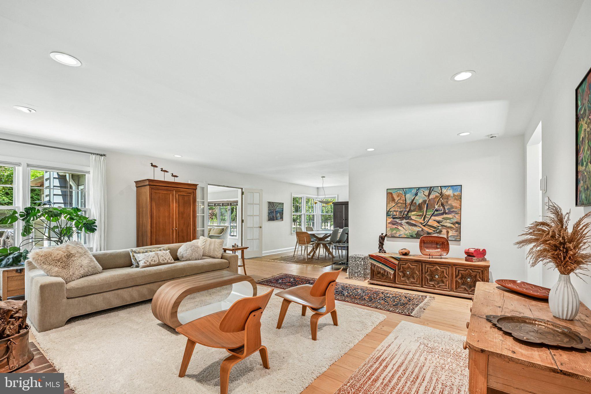 445 General Washington Road Wayne, PA 19087 - Photo 10 of 42 Random width pegged wood floors