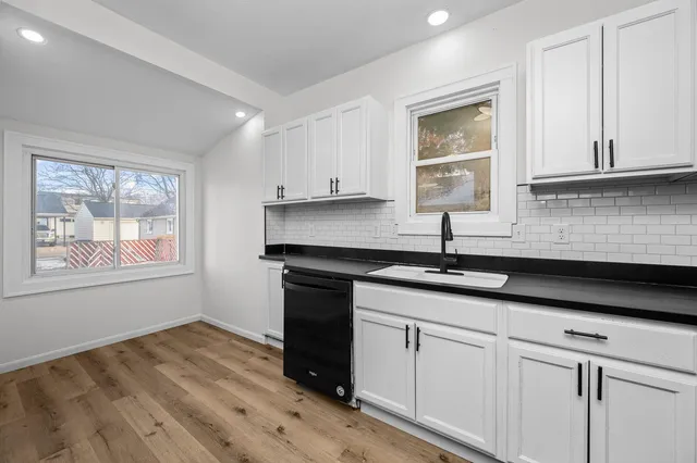 $175,000 | 1916 31st Street, Unit A, Moline, IL 61265