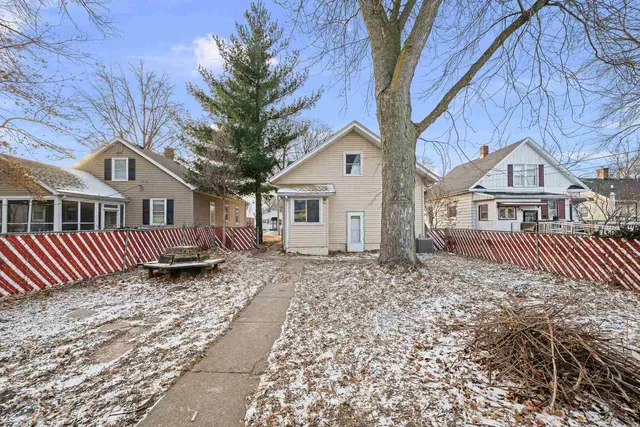 $175,000 | 1916 31st Street, Unit A, Moline, IL 61265