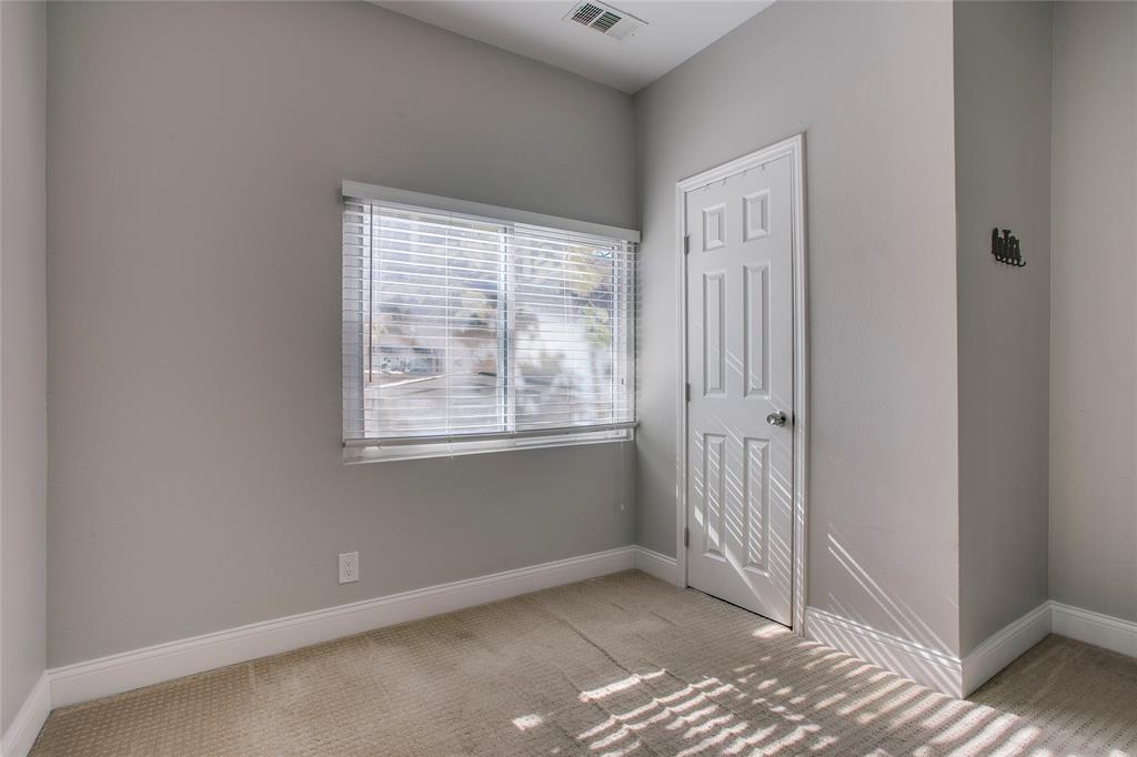 834 South Polk Street Dallas, TX 75208 - Photo 22 of 38 a view of livingroom with window