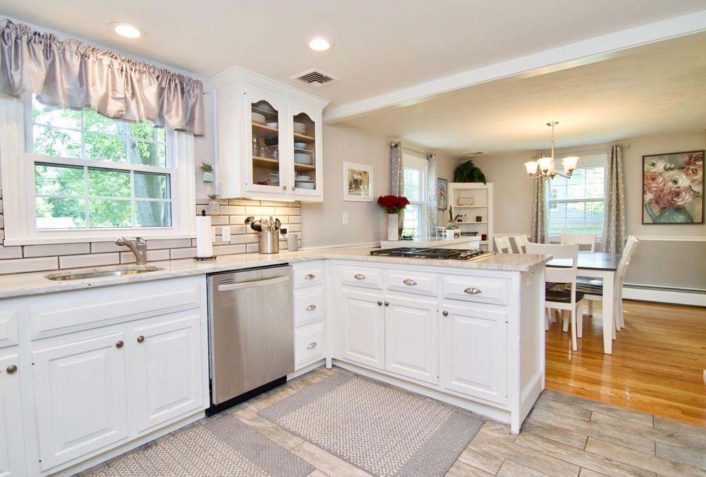 106 Ridge Road East Longmeadow, MA 01028 - Photo 5 of 42 Gallery Image 5