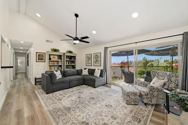 $675,000 | 12627 Paseo Del Verano, Unit 61, San Diego, CA 92128