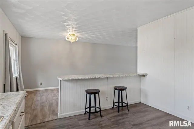 $240,000 | 30571 Walnut Drive, Girard, IL 62640