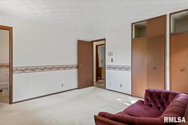 $240,000 | 30571 Walnut Drive, Girard, IL 62640