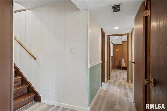 $240,000 | 30571 Walnut Drive, Girard, IL 62640