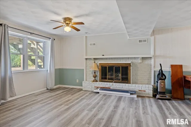 $240,000 | 30571 Walnut Drive, Girard, IL 62640