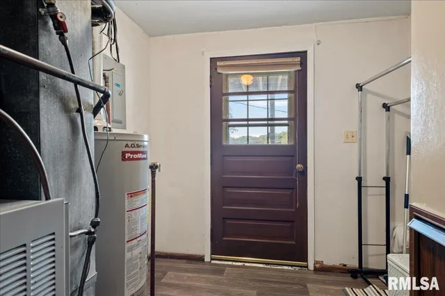 $240,000 | 30571 Walnut Drive, Girard, IL 62640