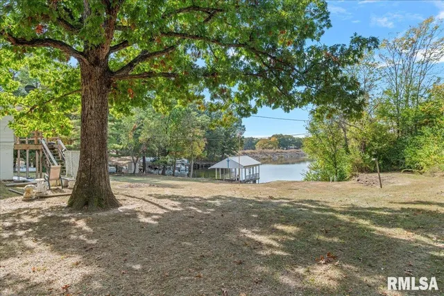 $240,000 | 30571 Walnut Drive, Girard, IL 62640