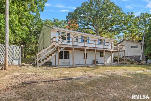 $240,000 | 30571 Walnut Drive, Girard, IL 62640