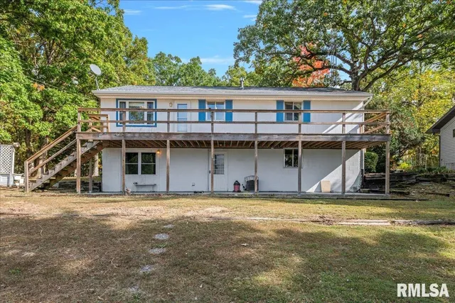 $240,000 | 30571 Walnut Drive, Girard, IL 62640