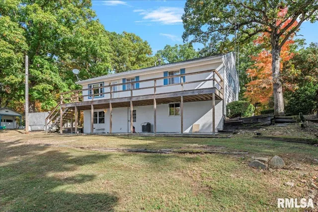 $240,000 | 30571 Walnut Drive, Girard, IL 62640