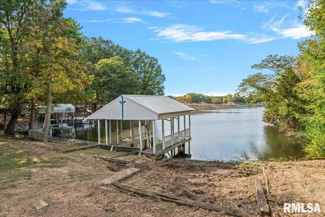 $240,000 | 30571 Walnut Drive, Girard, IL 62640