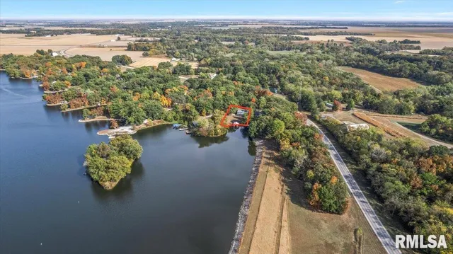 $240,000 | 30571 Walnut Drive, Girard, IL 62640