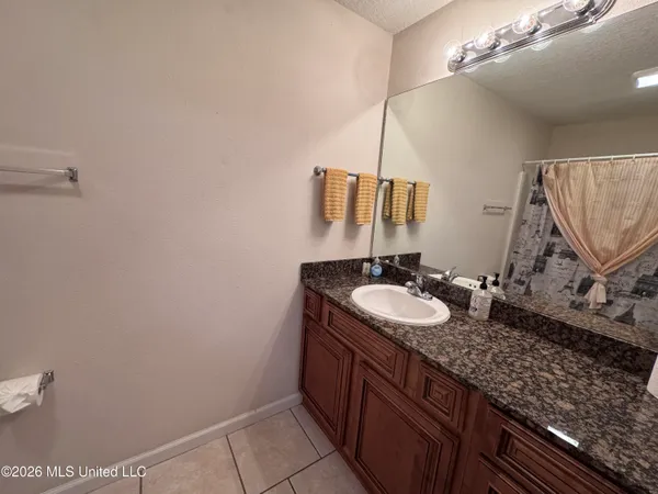 $2,200 | 1100 Century Oaks Drive, Unit A, Gulfport, MS 39507