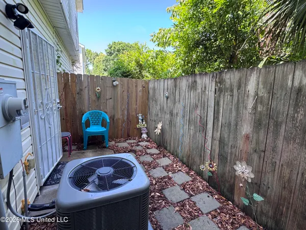 $2,200 | 1100 Century Oaks Drive, Unit A, Gulfport, MS 39507