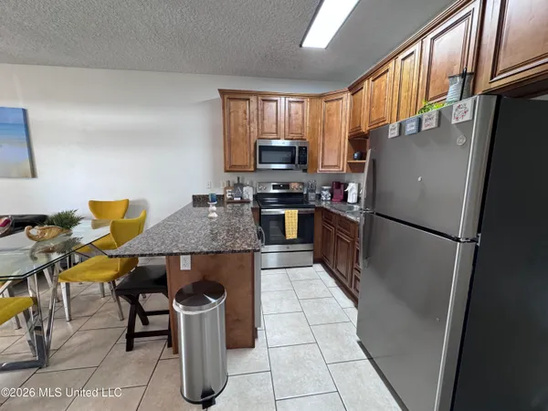 $2,200 | 1100 Century Oaks Drive, Unit A, Gulfport, MS 39507