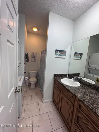 $2,200 | 1100 Century Oaks Drive, Unit A, Gulfport, MS 39507