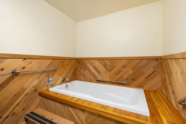 $84,900 | 1200 18th Avenue Northwest, Unit 111, Austin, MN 55912
