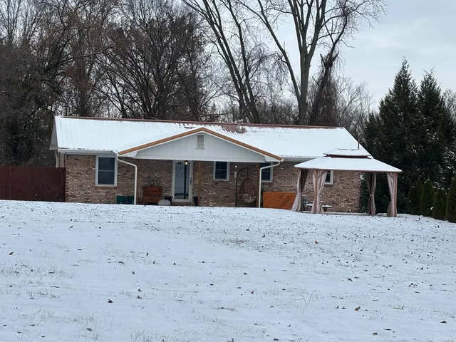 $249,900 | 2 Pin Oak Drive, Vincennes, IN 47591